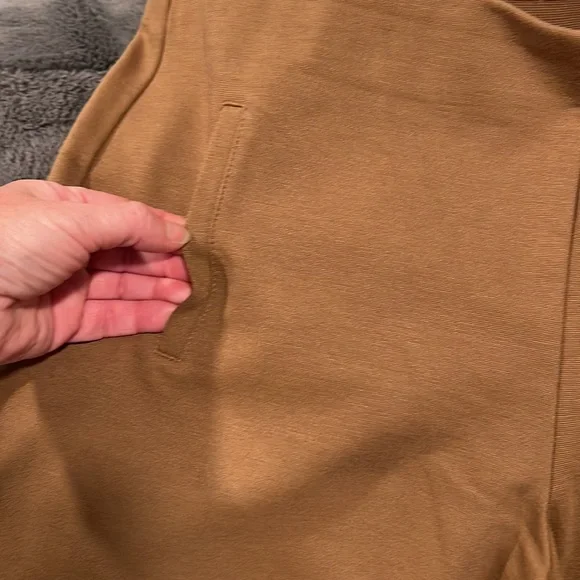 Like NEW!  Chico’s pull-on pants. - Picture 2 of 5